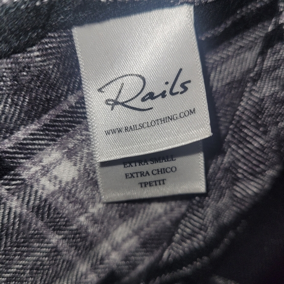 RAILS Hunter Dylan Button Down.  Size XS ⭐️Host Pick⭐️ - Picture 6 of 7